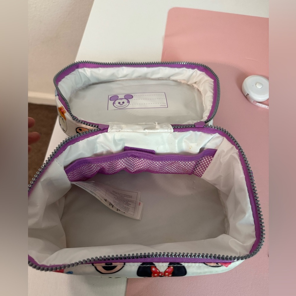 Disney Store World Of Disney Emoji School Lunch Tote Box Bag - Picture 4 of 5